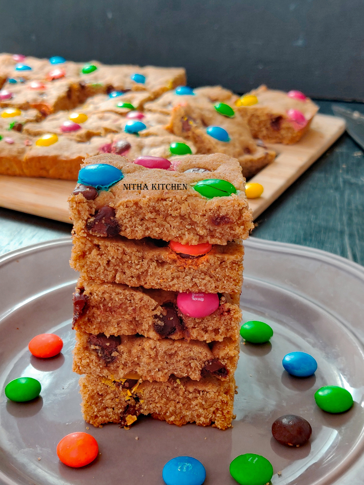 Whole Wheat Cookie Bars Or Chocolate Chip Cookie Blondies, also called as blondie bars 